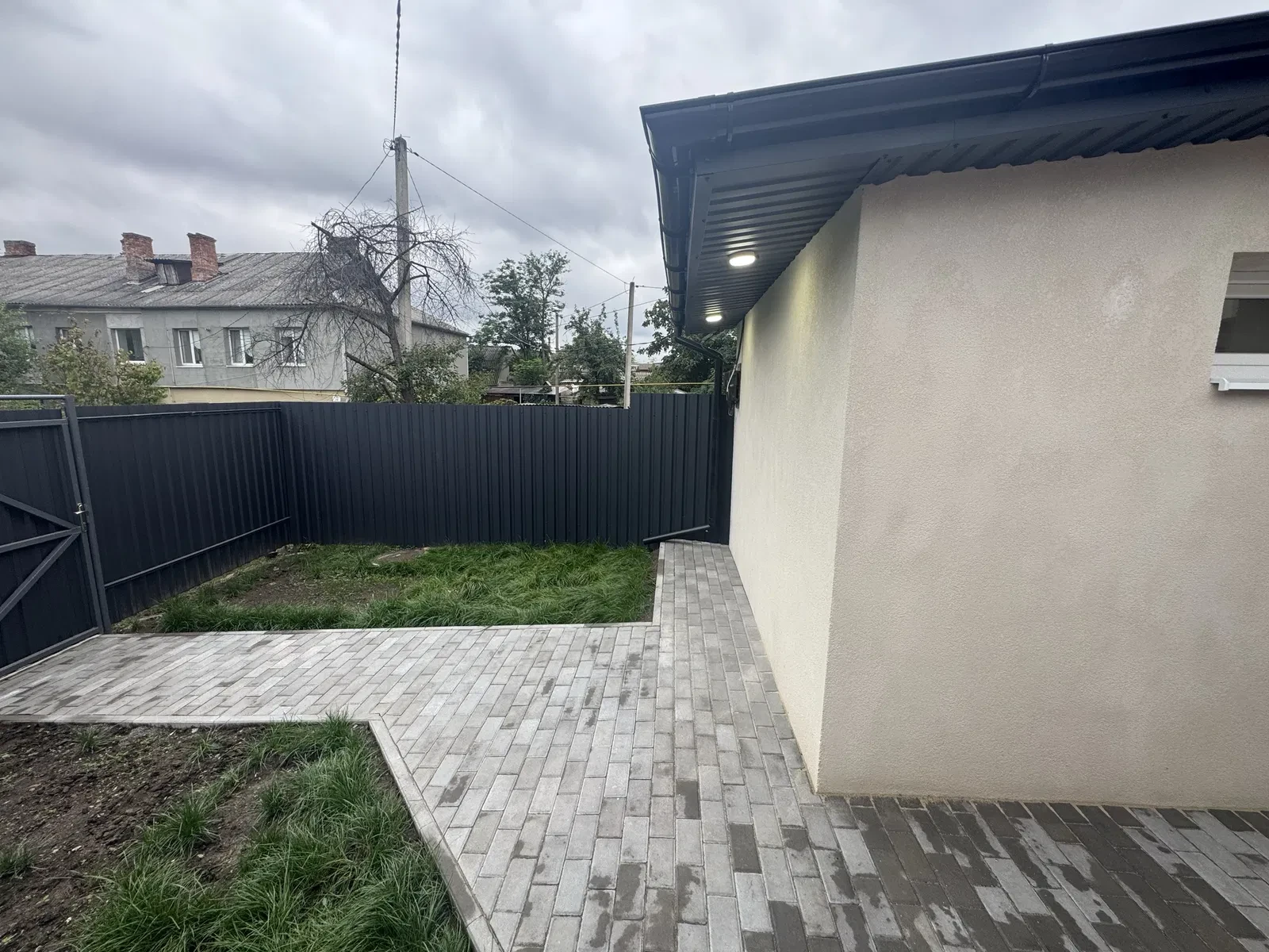 2-кімнатна квартира-студія, Могилів-Подільський: гараж, підвал 16 м², фото 3