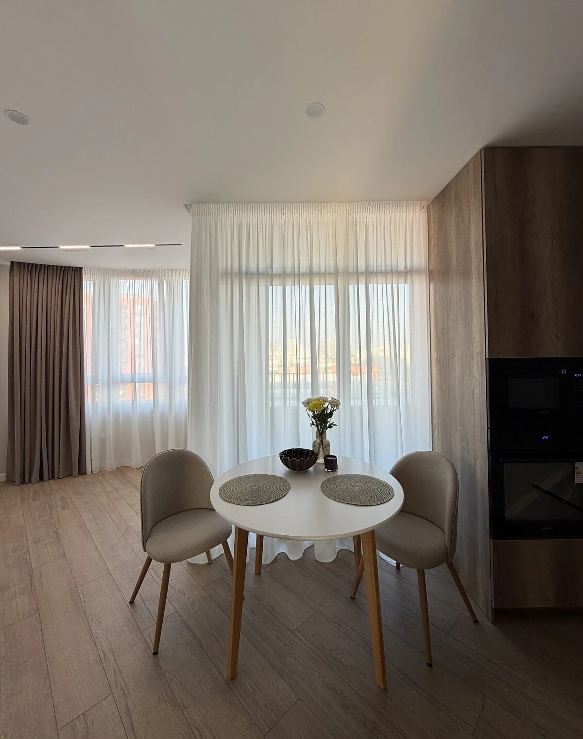 1-кімнатна квартира, Теремки-1: дизайнерський ремонт, кухня-студія, фото 4