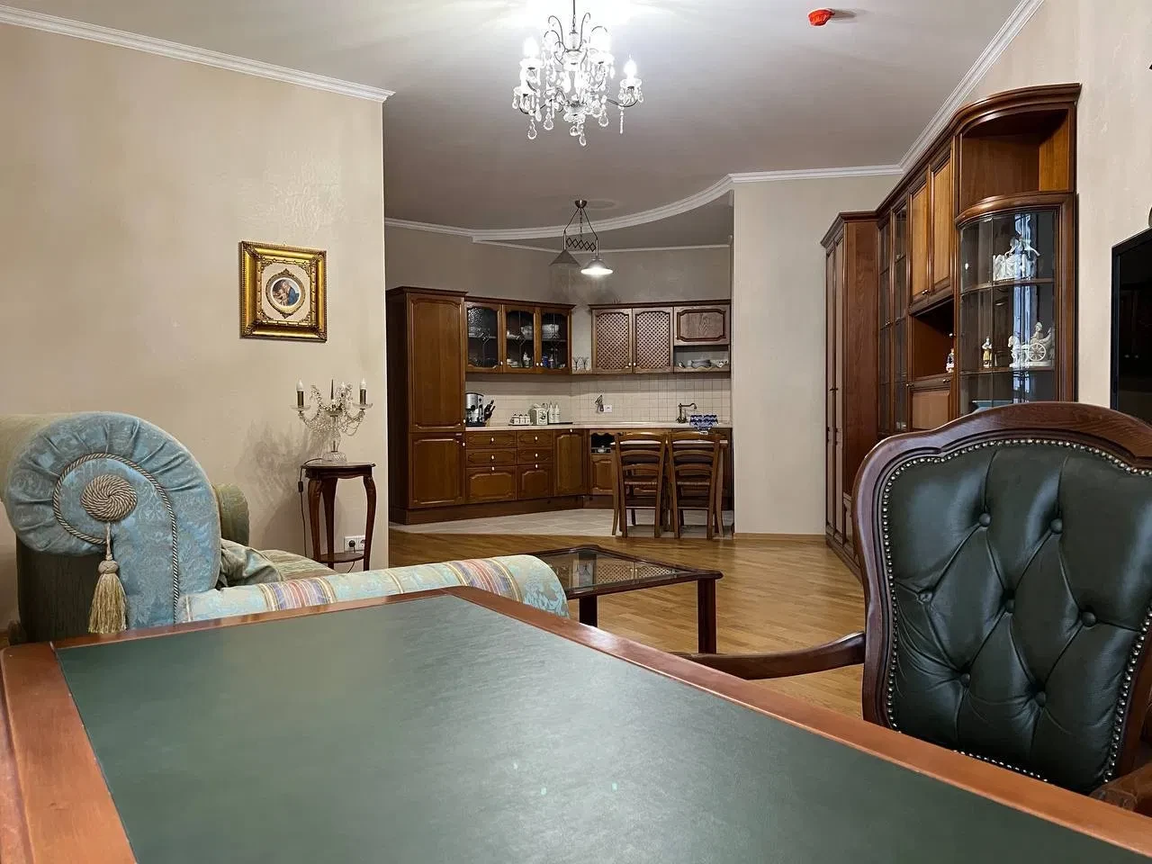 3-кімнатна квартира у ЖК Панорама на Печерську: метро 5 хв, паркінг