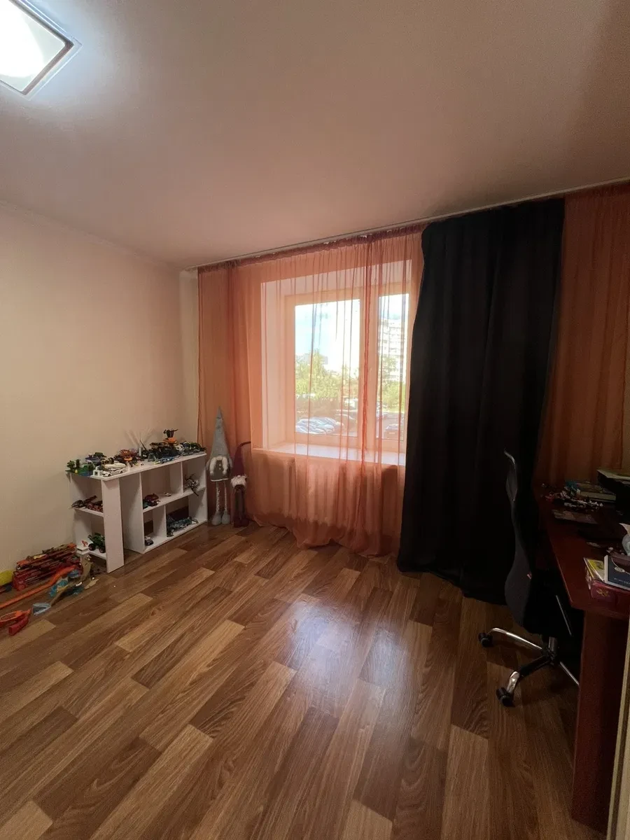 3-кімнатна квартира, Дарницький: паркінг, балкон і лоджія, фото 5