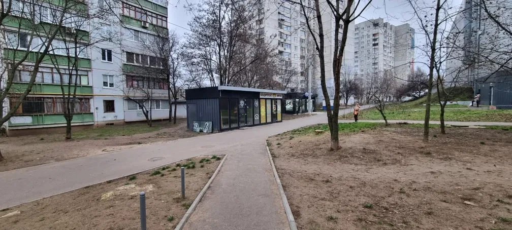 Павільйон, Салтівський: прохідне місце, ламіновані стіни з ДСП - фото 2