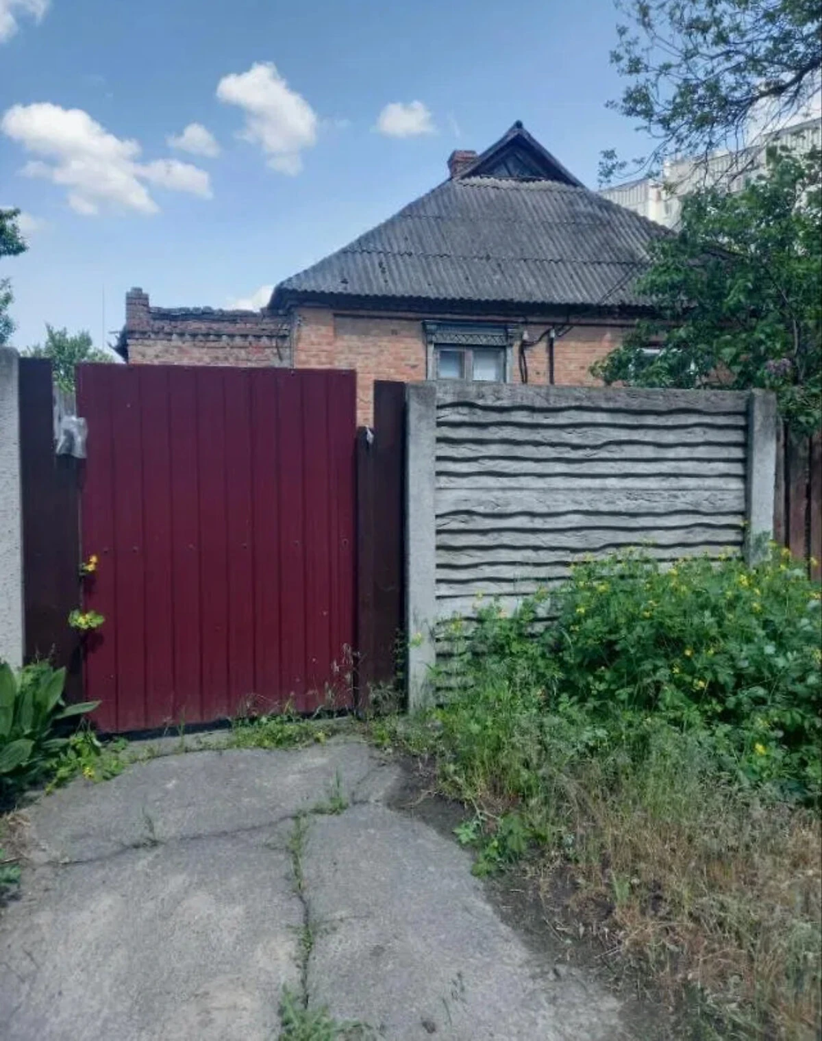 Будинок, Автозаводський: цегляні стіни, колонка, фото 2