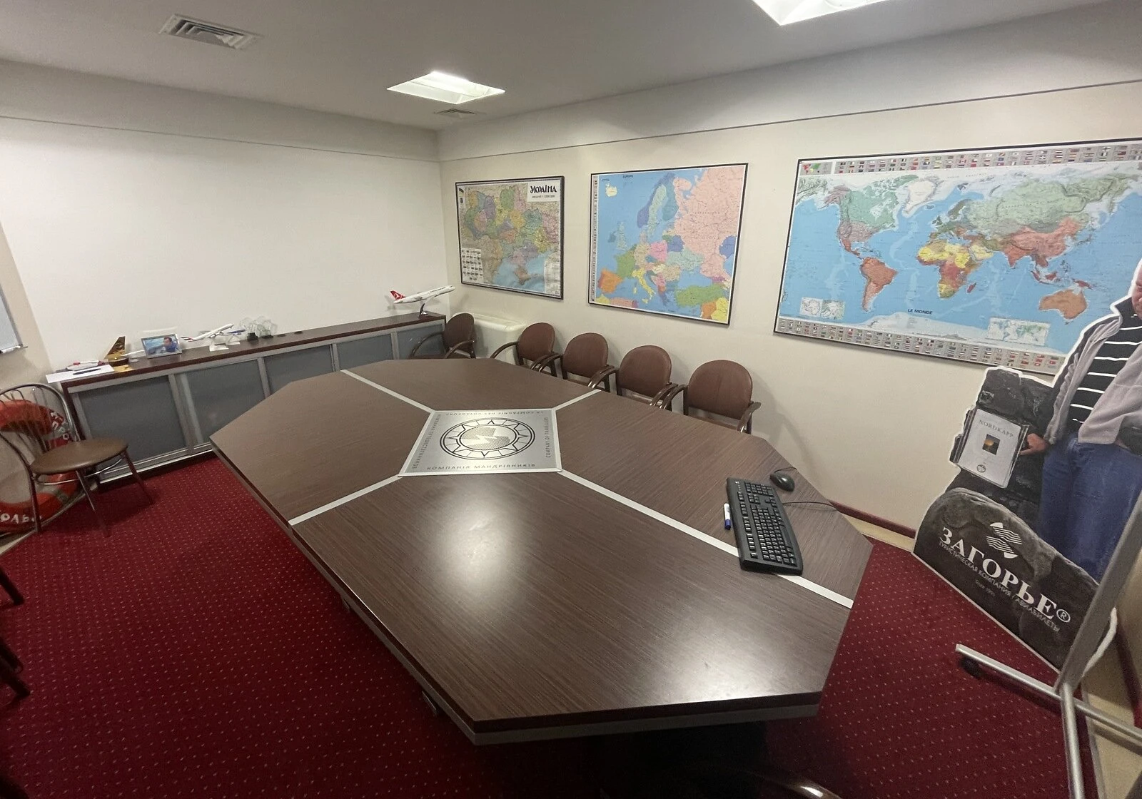 Офіс, Голосіївський: переговорна, кабінетне планування, метро Олімпійська - фото 1