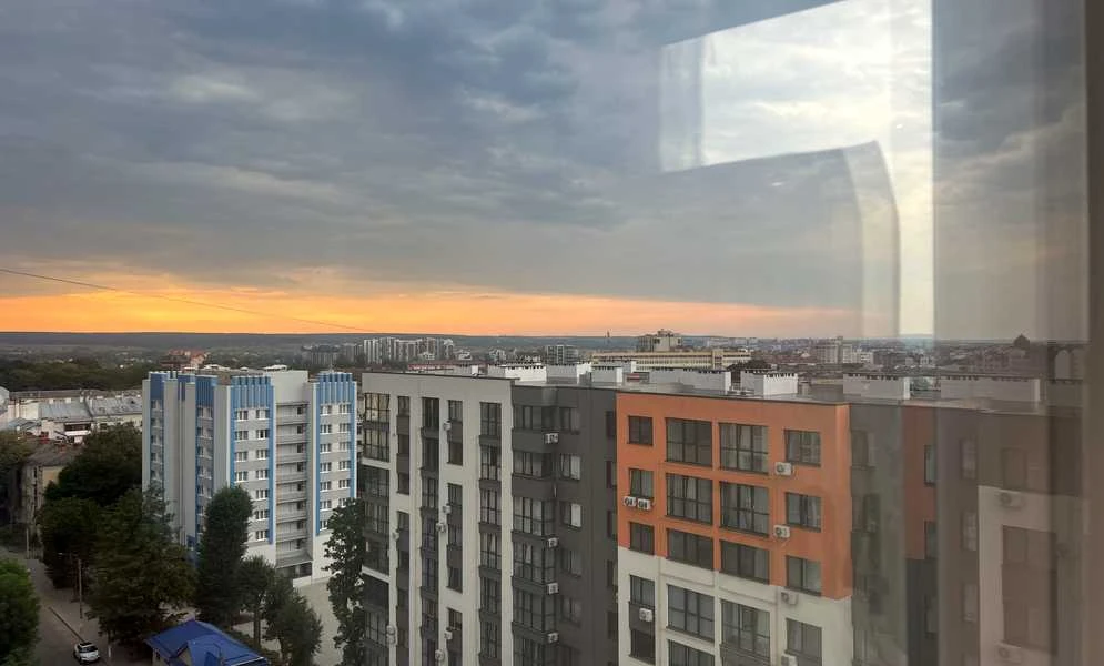1-кімнатна квартира у ЖК Парковий: нічний вид на місто, тепла підлога - фото 4